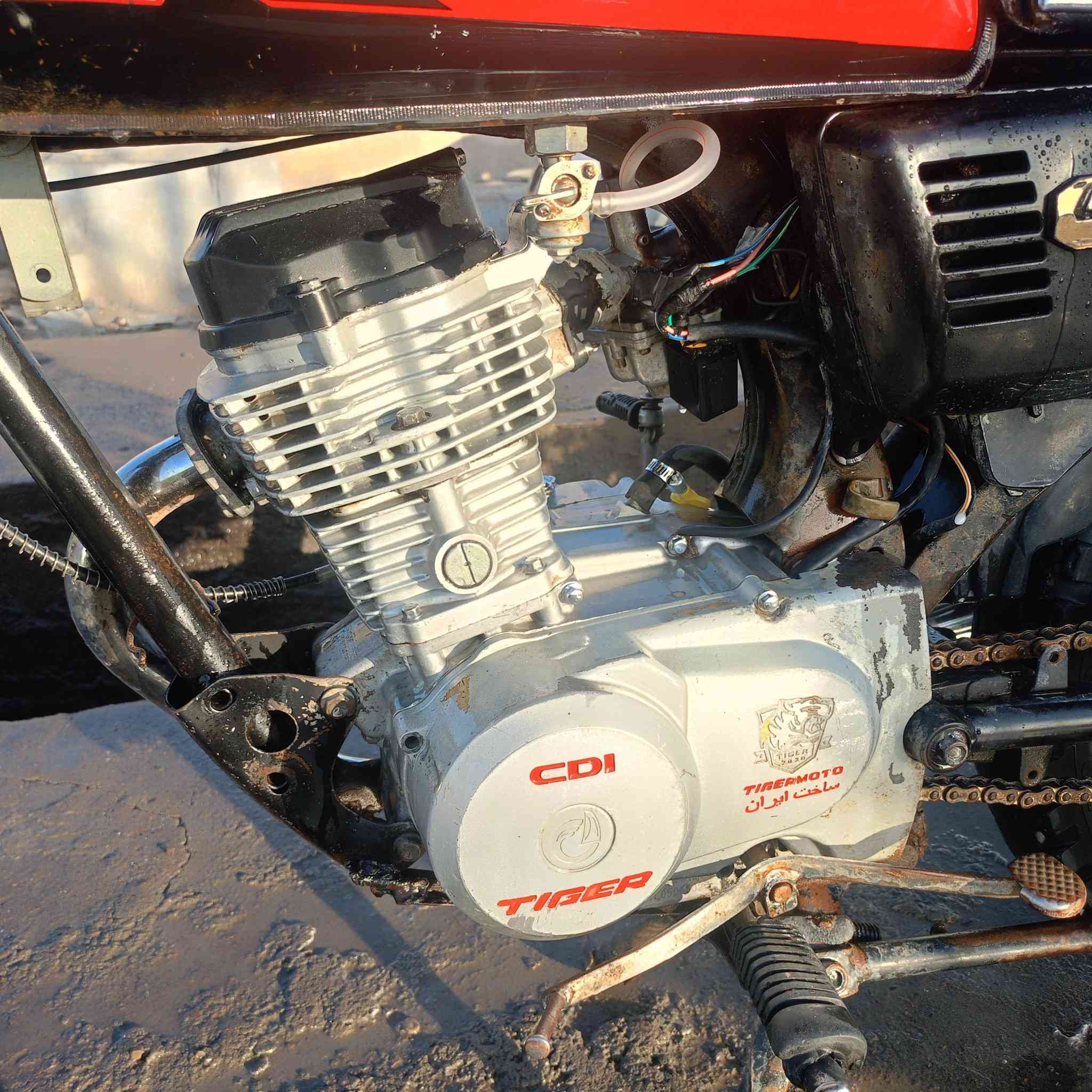 السلام عليكم تايكر  وزن ثقيل موديل  2020واير منيه كله شغاله سعر 300بي مجال شي قليل الستفسار علا رقم ***********
