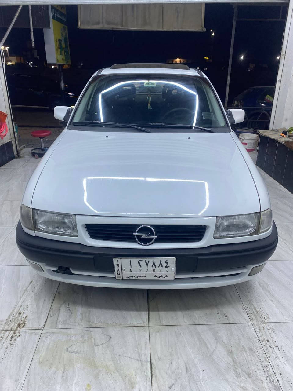 استرا موديل 93 (((للمراوسه فقط))اراوس ويه استرا 20 احمر نظيف شمالي او رقم كركوك
▪️تبريد ثلج
▪️محرك 16 نوزل تنسه عطل وصرفيه
▪️منظومة ABSجديد بالكامل
▪️سقف سلايد
▪️مشروع وطني كركوك لل2027 باسمي وياه كوبون بنزين
▪️باور ستيرن
▪️وياله بلاديه مصبوغه لون مميز يختلف عن الصورة
▪️كل قطعه بيه شغال من كلوبات الدشبول وحته كلوب الرقم الخلفي. 
☑️السياره بيها طخه بسيطه جهة السكن بدون دواخل
☑️وبيه ضربه خلف السايق واصل للدواخل
☑️بيه صبغ جامرلغات اماميه وجامرلغات خلفيه 
اذا عندك استرا احمر رقم كركوك او شمالي تراوس خابرني
وللبيع سعره قفل 46$بدون عمله دينار
مكاني كركوك
***********📞
