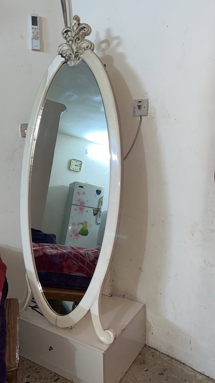 السلام عليكم ورحمة وبركأته 
غرفة للبيع بـ 200 
📍الموقع - بغداد
***********
