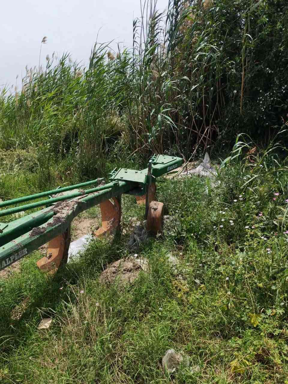 السلام عليكم للبيع فدان البير حجم ١٦ خماسي مشتغل قليل جديد موديل ٢٠٢٥السعر ٤٨٥٠
للستفسار ***********
***********
