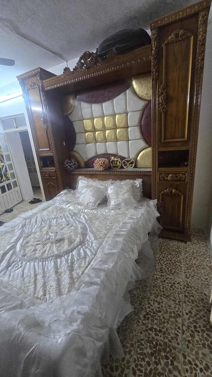 غرفة ابراج شغل ثقيل 5 ابواب صاج 5ملم نضافة 95%
***********
