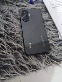 بوكو f7 • ذاكرة ٢٥٦ • بطارية %١٠٠