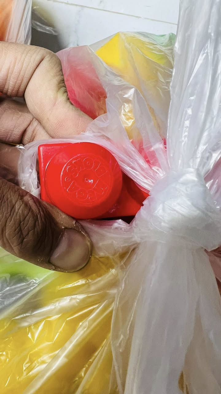 مكعبات حجم وسط باله اصلي مختوم متوفر عدد 120 قطعة 17الف وعدد 97 قطعة سعره 15الف التوصيل 3الاف لكل المحافظات


**إذا كنت صاحب هذا الإعلان وتريد حذفه لأي سبب، رجاءا أرسل رسالة إلى الدعم الفني**