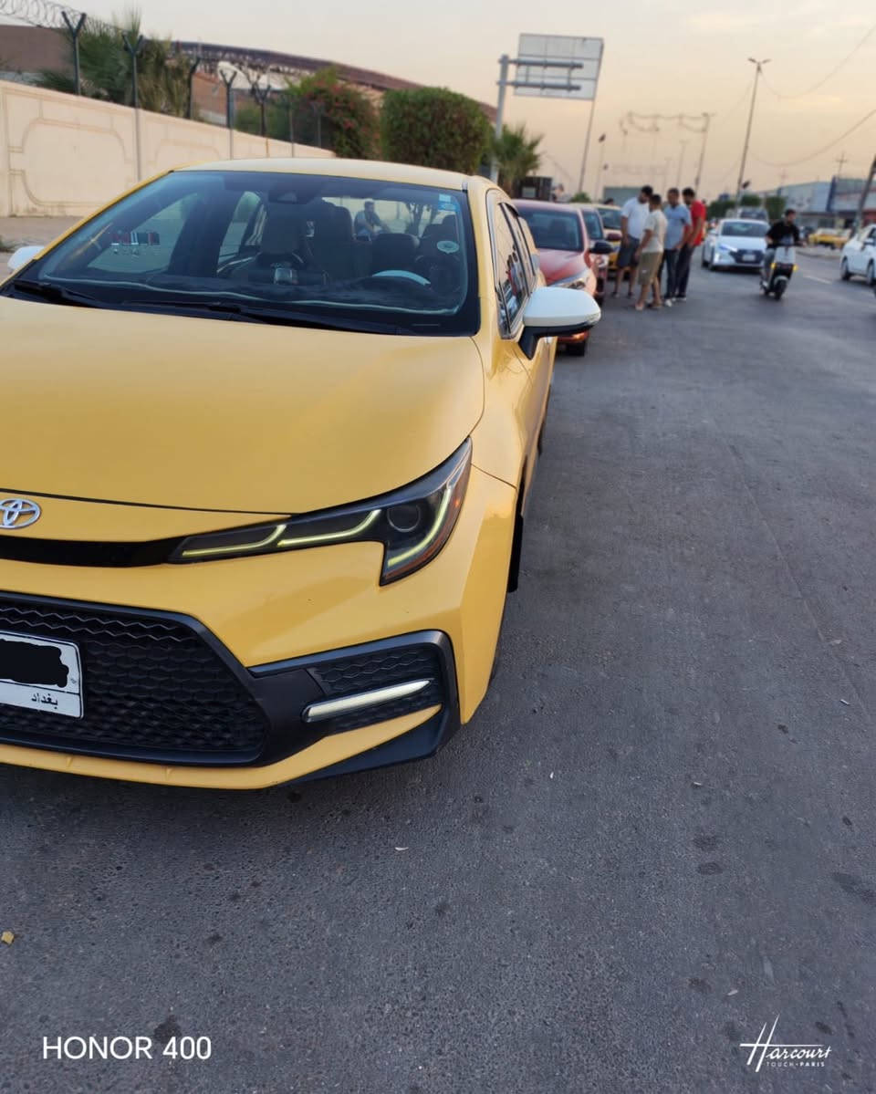 السلام عليكم ورحمه الله وبركاته
سيارة كورلا موديل 2021 وارد امريكي السعر 145 ورقه وبيها مجال بصمه تحكمات شاشه حساس رادار نص فول اضافتاً الى گير ومكينه 2000 وخير من الله اضافتاً الى الصدر نظيف و تخم اطارات جديد السيارة بأسمي
بالإضافة حادثها خلفي مثل ما موضح بالصور 
وللأستفسار اكثر رقم الموبايل ***********
