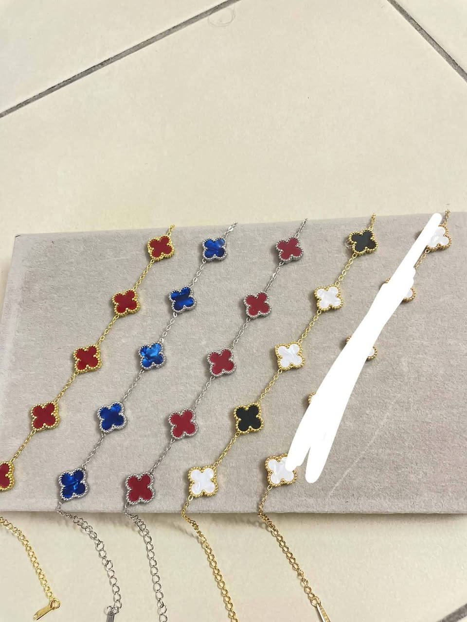 توفرت اكسسوارات وعطور وساعات
توصيل بسماية الف 🚘⭕


**إذا كنت صاحب هذا الإعلان وتريد حذفه لأي سبب، رجاءا أرسل رسالة إلى الدعم الفني**