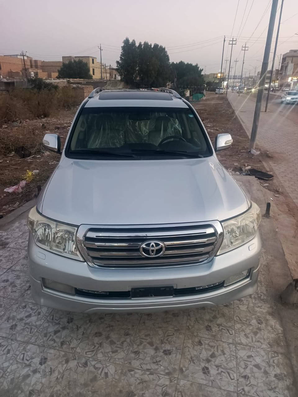 لاندكروز موديل 2011 رقم اربيل ستينيه مكفوله كفاله عامه ماشيه 110 فول مواصفات السعر 345 وبيها مجال الشراي رقم صاحب السيارة  يتصل او واتساب  ***********/***********
