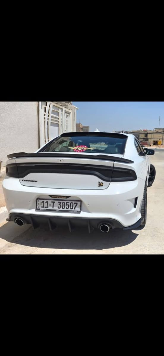 السلام عليكم ..
دوج جارجر سكات باك لون ابيض . Scat Pack 

وارد أمريكي  نظيفة جدا وماناقصة اي شي  فول عده الفتحه 

#الموديل : 2019. ( امريكي) . حادث بنيد وجاملغين وربع باب السايق وبالهلال مال جاملع الخلفي شخط زغير وانصبغ ع كده بدون معجون والباقي كفاله مكينه كير اكسل كلهم كفاله 

#المحرك : SRT . V8 . 6.4L برتقالي الجبير BGE يصير اقوى من ال 6400 العادي .

#ماشية 62 كيلو مو ميل قابل لزياده 

رقم بغداد الجديد وهزه جديده ابسمي تحويل ثاني يوم 

                         ****************

 المواصفات :

رادار خلفي وجانبي ونقطة عمياء وتدفئة بالمرايات والمري قلاب مع البك . 

* مكابح رياضية (برمبو) . 4 بستم 

* لايت LED . 

* كاميرا خلفية . 

* امكانية التحكم بوضعيات المقود كهربائيا . 

* كشن ميموري خزن وكهرباء

* كزوز بلاد دبات سود . 

* حساسات خلفية . 

* ويل قياس 20 أنج نجمة تو سايز كفالة جديد مع تخم تاير كوري اصلي امامي هانكوك جديد وخلفي كومهو جديد سرعة 300 وفوك

* سستم صوت ALPINE . 

* تشغيل عن بعد . 

* مقاعد رياضية حضن + جلد الكانتارا . 

* المقاعد الأمامية تبريد وتدفئة والخلفية تدفئة . 

* نظام خرائط GPS . 

* شاشة كبيرة قياس 8.4 أنج اوپشنات SRT 

* تدفئة ستيرن . 

* كير شفتر بالستيرن . 

* جناح خلفي . 

* بلوتوث تلفون . 

* محدد سرعة . 

                             ****************

الإضافات 

_شوته AFE اصلية

_اويل كاج كان

_بلكات NGK ريسنك 

_ولف حماوه 82  اصلي حماوة 85 حتى بالكبس

_دبات srt اسود 

_العقل مفتوح اول لاين تفريغ كامل فصله سيڤتي كامل برمجه داينو مصطفى ايكل  

_تخم تاير جديد خلفي 315 امامي 245

_ لايت امامي LED انارتها نهار 

                          **************

مبولش سياره + نانو سراميك ضمان 5 سنوات  

مكان السيارة (كربلاء) 

السيارة مصروف عليها وشرط بدون برغي نقص من الرقم للرقم ولا اي كلوب او خلل وسيرفس كامل دهن بريك دسكات دهن اكسل كله يتبدل بالموعد السعر 210$

 للاتصال ***********  / ***********
