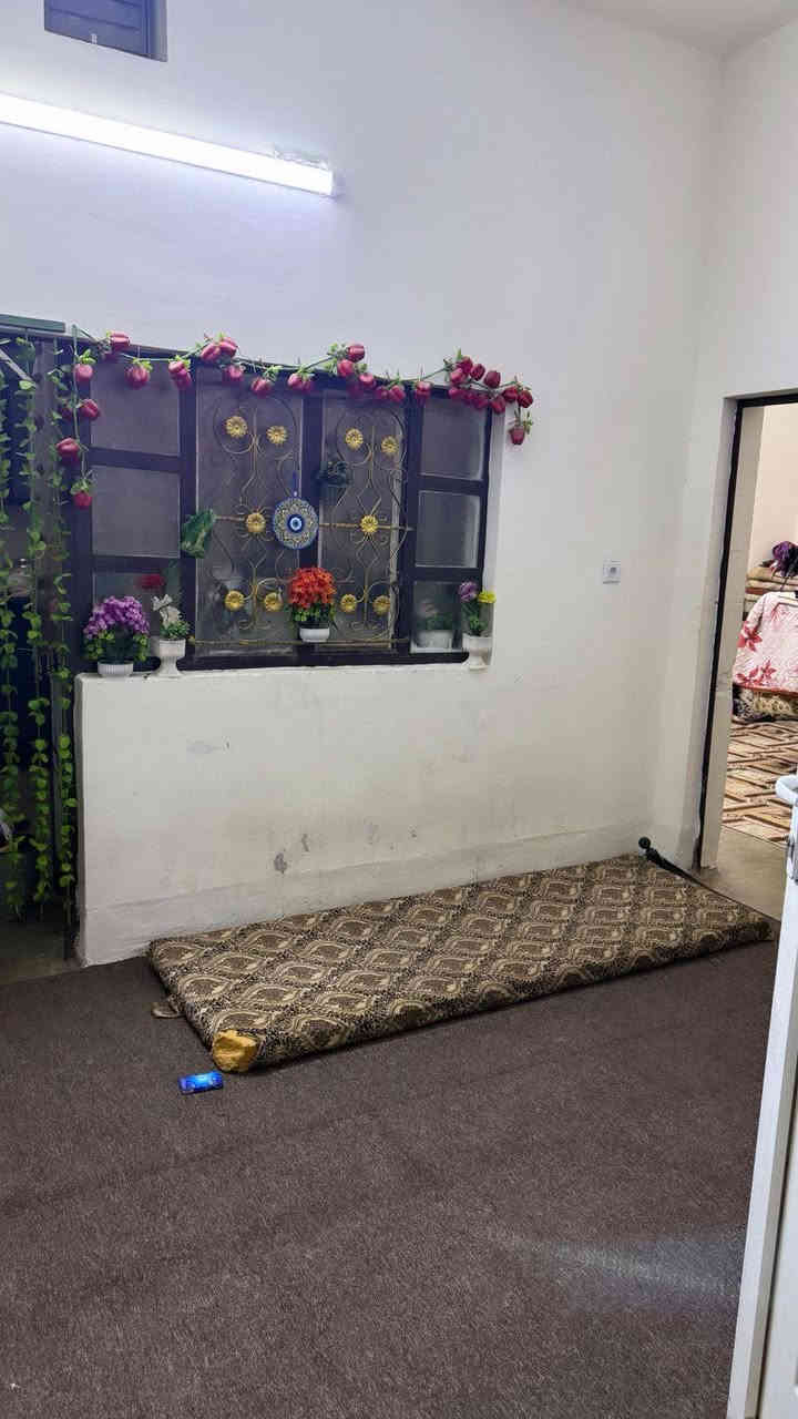 دار للبيع رقم بلديه اوراقه كامله 
130 متر بناء نضيف 
ابنص الطابو صاير 
حي النصر قرب مستشفى النصر 

سعر 55 مليون بي مجال 

الاستفسار مراجعة مكتب المدينه المنوره للعقار حي النصر قرب جامع المدينه المنوره 
***********
نستقبل جميع عروض بيع وايجار العقارات السكنيه والزراعيه
