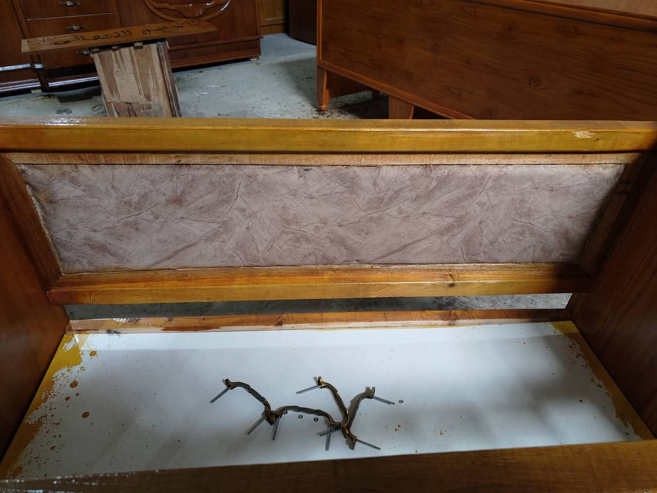 تخت مال طفل زان هزاز ينيم لي حد العمر الخمسه اسنين بي جكامج اثنين وبي دوشمه السعر 90وبي مجال التواصل على الخاص


**إذا كنت صاحب هذا الإعلان وتريد حذفه لأي سبب، رجاءا أرسل رسالة إلى الدعم الفني**