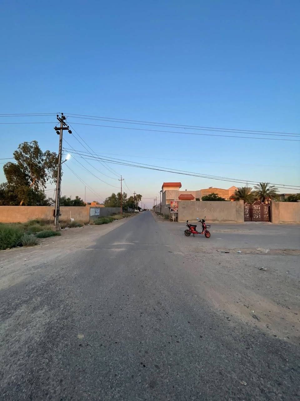 السلام عليكم
يوجد دونم وربع للبيع سند 25 نزال 250 واجه 10  تحويل مباشر
مقابيل مركز سويب مثل مامأشرلك بلخريطه
للاستفسار أكثر الاتصال 
رقم الهاتف ***********
