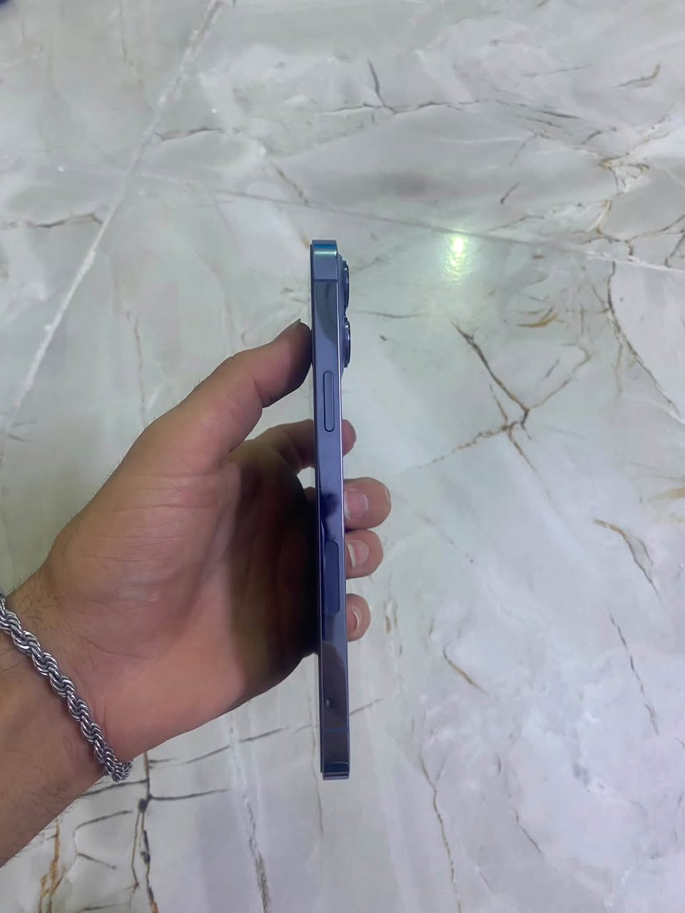 سلام عليكم أيفون 13 برو ماكس  بطاريه 83 ذاكرة 256 أمريكي نظيف ومكفول كفاله عامه شخط مابي سعر 700 وبي مجال قليل مستعجل ع بيعته مكاني بغداد


**إذا كنت صاحب هذا الإعلان وتريد حذفه لأي سبب، رجاءا أرسل رسالة إلى الدعم الفني**