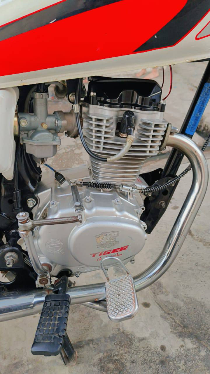 دراجه البيع النوع يراني 4كير وزن ثقيل  نضافه فول  2020العنوان ايسر حي الكرامه ***********
