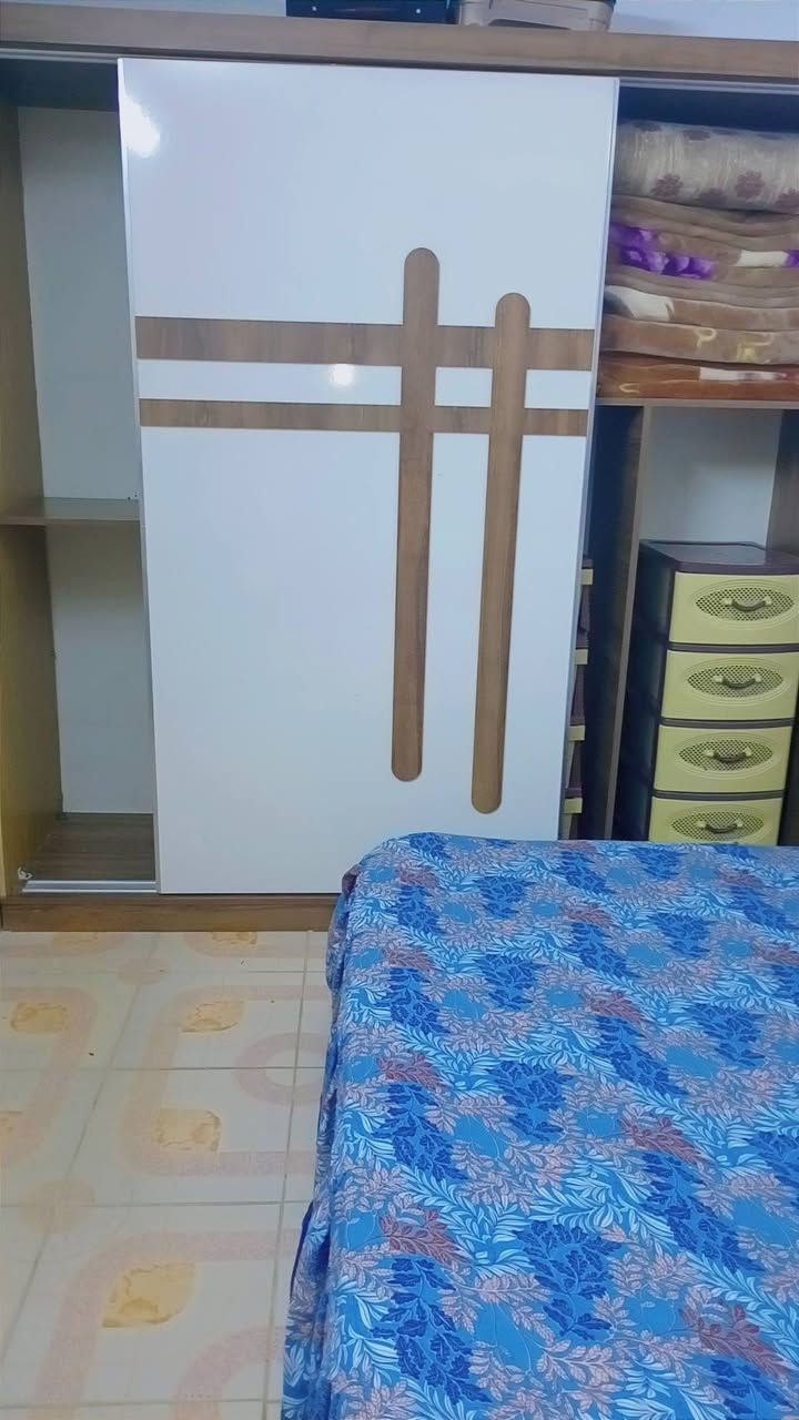 غرفة نوم 100بدون دوشك
***********
