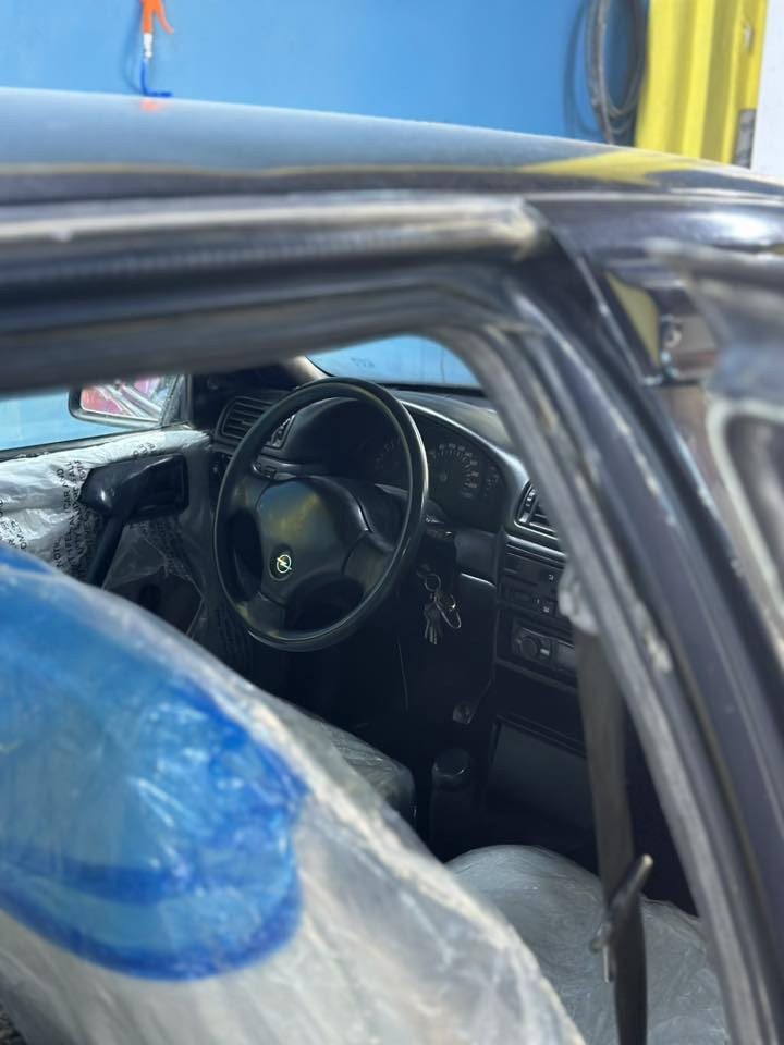 ئۆپڵ ڤیکترا
مەکینە ١٦
بێ دەعم بێ لێدران
موس و بڕاوە بەشەرت
گێڕ و مەکینە بە شەرت
تەبریت گەرمی بەشەرت
کارەبای کامل کامل مەزبووت
هەتا گێچی کیلۆمەتریش مەزبووتە 
٤ تایەی لۆکی لەژێرە
تەقە و ڕەقە بەشەرت 
سعری ١٣ گەڵاو مەجال
0750 171 5950
