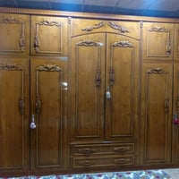 غرفة نوم • ٦ أبواب خشب • الانتصار شارع 60