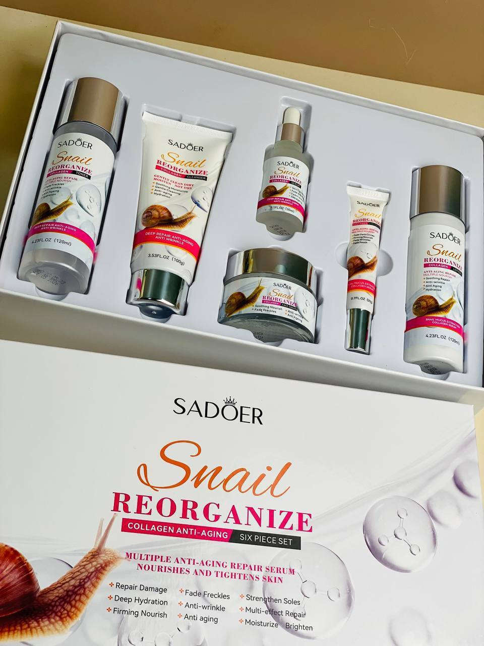 ✨ مجموعة الحلزون الأصلية من SADOER ✨  

دللي بشرتج بأقوى عناية متكاملة حتى تحصلي على بشرة صافية ومشرقة 😍  

💧 الفوائد:  
✔️ ترطيب عميق يدوم طول اليوم  
✔️ توحيد لون البشرة وتفتيحها 🤍  
✔️ تقليل الخطوط الدقيقة والتجاعيد  
✔️ يمنح البشرة نعومة ولمعان طبيعي  
📦 المجموعة الكاملة تحتوي على:  
غسول + تونر + سيروم + كريم + لوشن + كريم عين  
🌸 مناسبة لكل أنواع البشرة  
🌸 مثالية للاستخدام اليومي  
✨ خلي بشرتج تلمع وتستعيد شبابها

سعر البكج ٢٥ يوجد توصيل الجميع المحافظات


**إذا كنت صاحب هذا الإعلان وتريد حذفه لأي سبب، رجاءا أرسل رسالة إلى الدعم الفني**