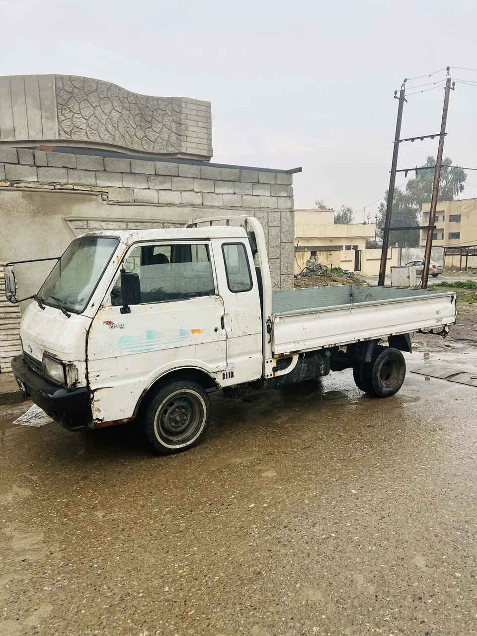 السلام عليكم كيا بنكو للبيع رقم فحص نينوى كمرك مدفوع موديل 1995 محرك كير خير من الله شغاله وتمشي تايرات نضاف صاحبها الشرعي بحي صدام السعر من الاخير 25 
باتري جديد الدينو جديد 
رقم الهاتف ***********
***********
مكاني القوسيات
