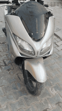 سلام عليكم دراجه للبيع الدراجه متروكه
الدراجه كامله مابيه اي نقص فقط الباتري كاعد 
السعر 700 وبيه مجال للطيبين 
للاستفسار *********** بي واتساب
