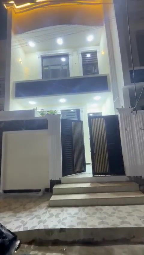 مشتمل بلخاجيه ١٠٠ متر للبيع خلف أسواق علاء ماركت ينباع عن طريق المبادره او نقد للاستفسار ***********
