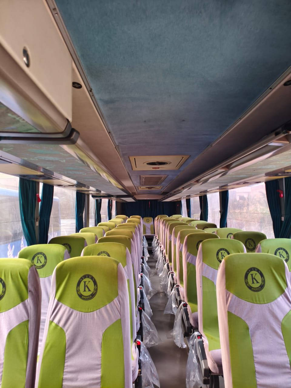 باص كنتوريه للبيع جاهزه تخم تاير حداده عامه توه فاتح تبريد صيني ثلج مكينه 8 كير 6 سياره فول 56نفر رقم نكليزي مداور ثاني يوم. الشراي يتصل. ***********
