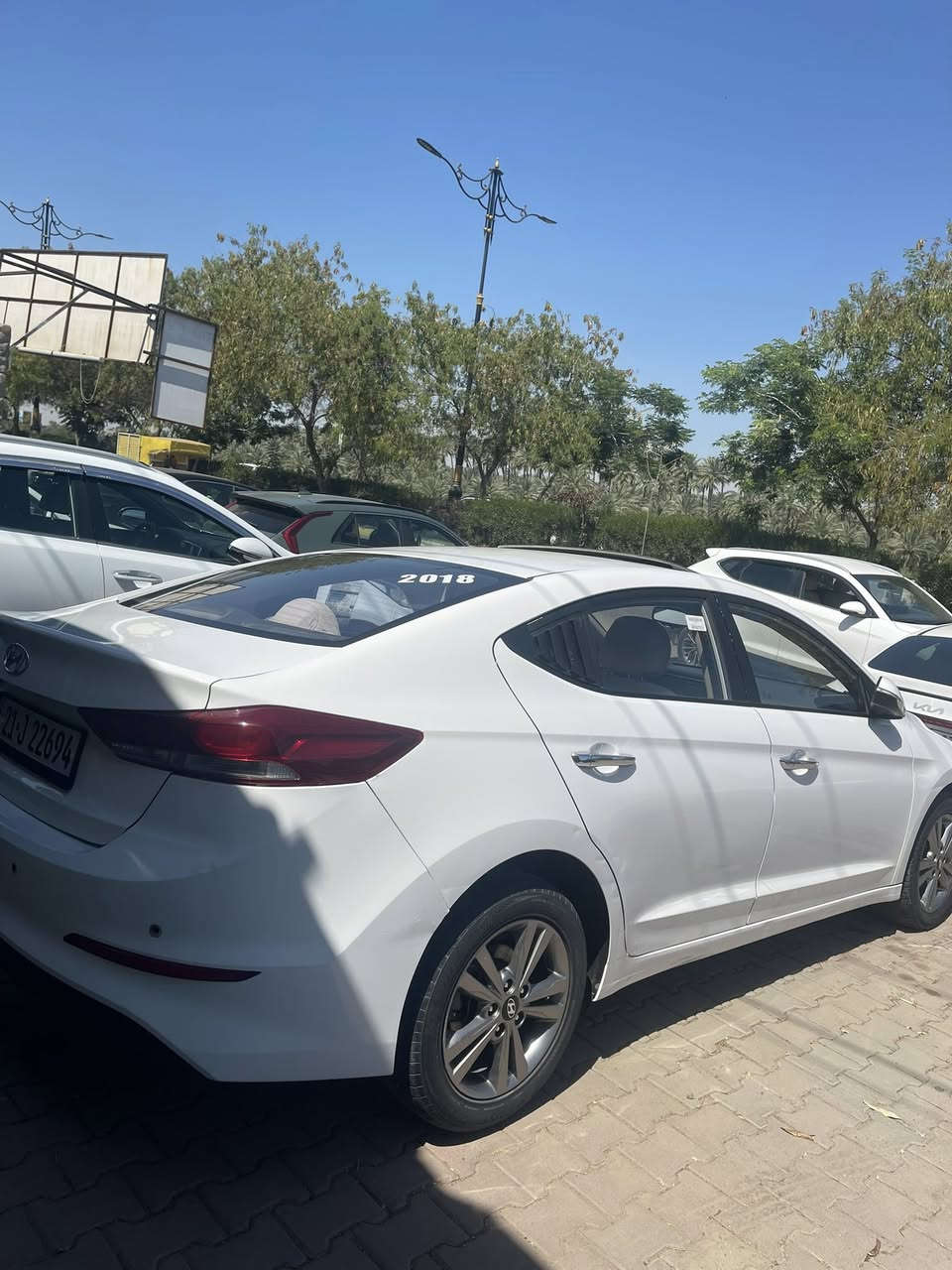 السلام عليكم الانترا للبيع موديل 18 سياره جديده بيها بس قبق جنطه مبدل بلادي فقط سياره جديده الاستفسار ‭***********‬ مكاني بعقوبه
