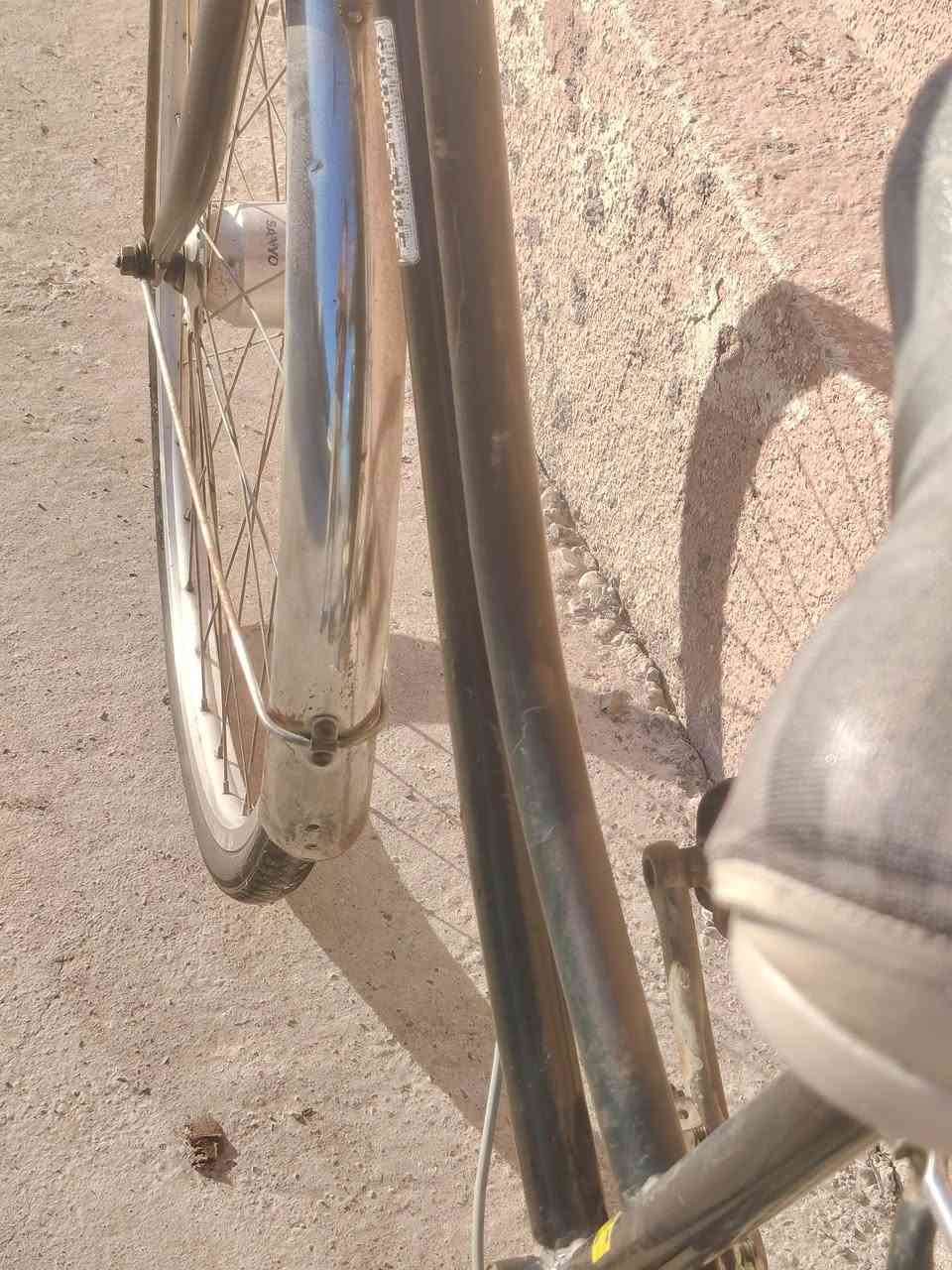 سلام عليكم 
بايسكل كلشي ما يعوزه كله شغال كير +حساس 
سعره 60الف
ونظافة كدام العين مو تجي وتلكي مو نفس صوره
عنوان موصل جانب الايسر***********
