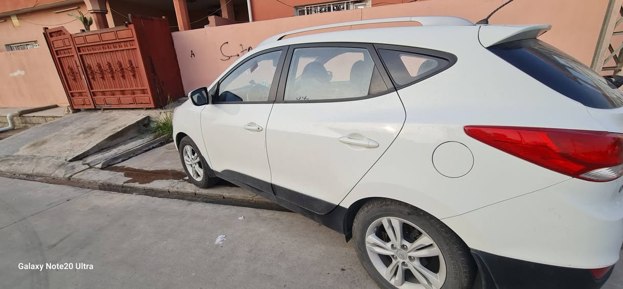 توسان للبيع ٢٠١١ خليجي بانوراما ماشية ١٨٤ سنوية منتهية بيا تبديل باب خلف السكن بلادي وتعديل بارد بالجنطة  شرط محرك وكير  سعر ١٣٥و
*********** بيها مجال
