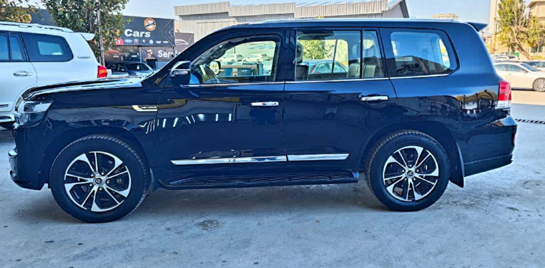 السلام عليكم من رخصت الادمن المحترم للبيع مونيكا GXR/2020 بيها كم قطعه صبغ ابيع احزام سياره خير من الله جير مكينه صدر سياره جديده رقم اربيل تحويل ثاني يوم  ***********}السعر 431بي مجال
