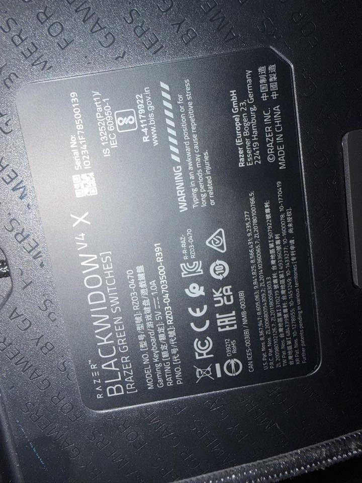 للبيع Setup Gaming كامل
- المواصفات:
Intel Core i7-14700F (14 جيل)
89 RTX 4070 SUPER 12GB
- RAM 32GB
H 2TB SSD + 2TB SSD
Gigabyte Motherboard
• Windows 11 Pro
تبريد مائي
الإضافات:
 مايك Audio-Technica احترافي
& HyperX Cloud III
Logitech G502 HERO
Razer BlackWidow V4 X RGB
Mousepad CYBEART
أداء بكل الألعاب بدون تقطيع
3.500.000 دينار عراقي
متوفر توصيل جميع محافظات العراق 
***********
