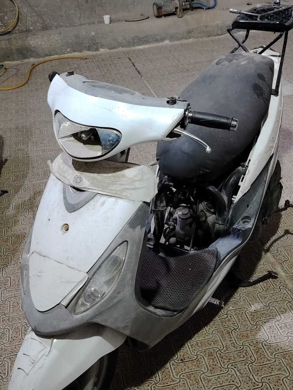 سلام عليكم شباب دراجه للبيع الدراجه مكينته بلاديه هستوني مبدله يم علي ياماها بس اني تاركه رايده ب400وبيه مجال***********
