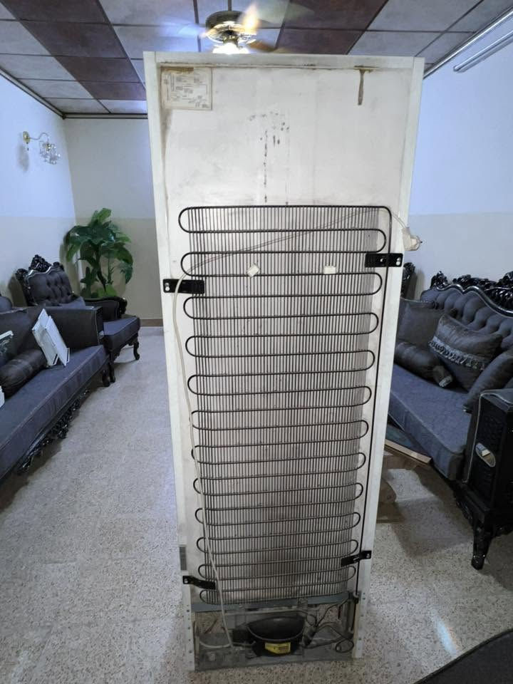 السلام عليكم
ثلاجة / فريز شركة Vestel المعروفه 

نضيفه حيل استعمال قليل 

للبيع السعر 160 الف وبيها مجال للطيبين 
 
للاتصال *********** آسيا .
