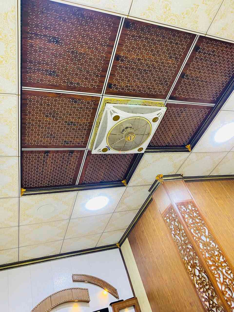 🏡 بيت طابو صرف للبيع .
📍 الموقع: المعقل – الحي المركزي، مقابل حسينية، وبالقرب من مستشفى الموانئ.

📐 المساحة الكلية: 240 م².
واجهة البيت  12 م. 

مواصفات البيت:

* الطابق الأول: 4 غرف، صالة، ديوانية، وحمّامان.
* الطابق الثاني: غرفة مع حمّام.
* بالاضافة الى وجود مشتمل صغير مستقل ومعزول عن البيت ومؤجر حالياً، مما يوفر دخلاً إضافياً.

✅ جميع الخدمات متوفرة (ماء، كهرباء، تبليط ، مجاري).
✅ قريب من المدارس الابتدائية والإعدادية للبنات و الاولاد ، بالإضافة قريب على مدرسة دولية.
✅ قريب من أهم الخدمات 

💰 السعر: 380 مليون و قابل للتفاوض

للاستفسار تواصل مع   ***********
***********
