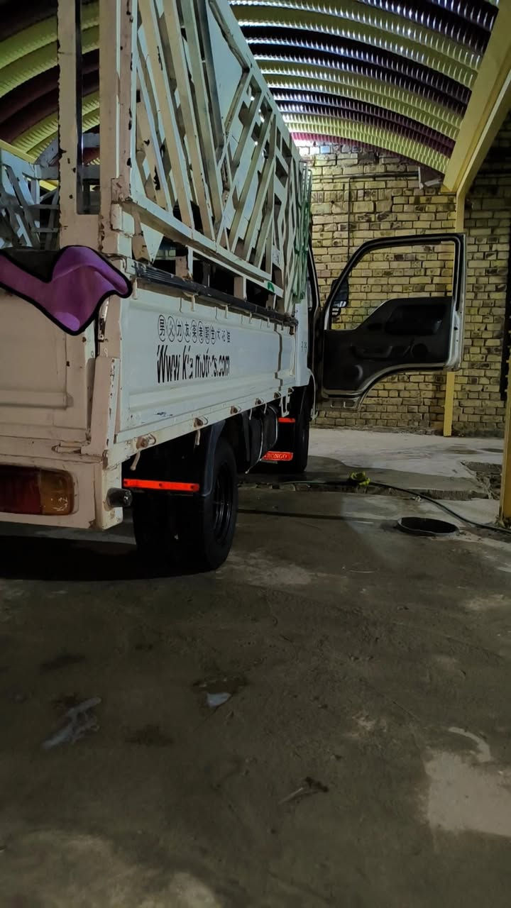 تحيه طيبه 
للبيع كيا فورن
تير موديل 2002 السيارة حلوه ونضيفه باتري جديد تخم تاير جديد حداديه مكينه وكير خير من الله سياره حلوه ونضيفه احله من الصورة كهربائية كلها شغاله سياره حلوه ماناقصه شي رقمه بغداد إنكليزي سنويه لل26 شهر 10 مكانه ديوانيه قضاء الدغاره 
السعر 84ووبيه مجال 
***********
***********
