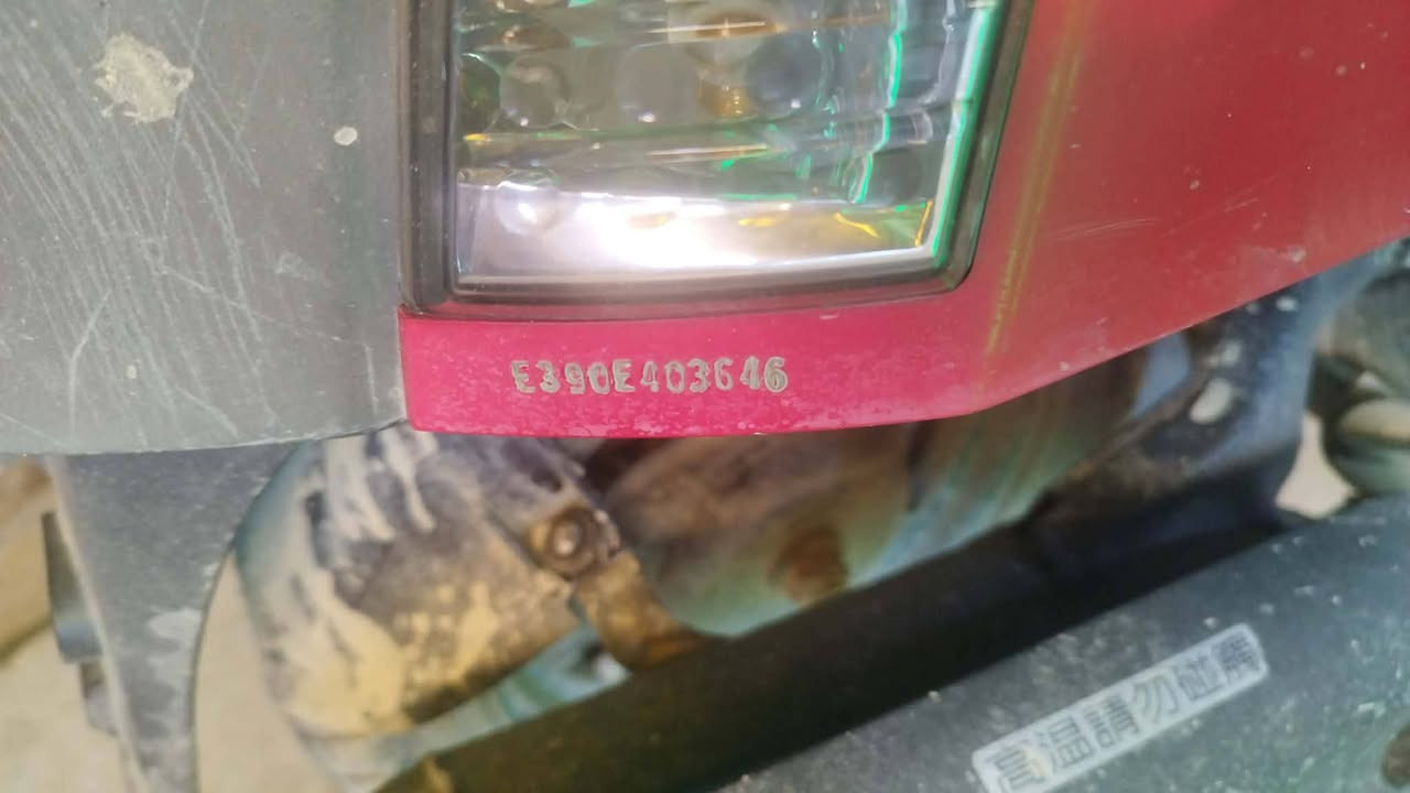 دراجه ماكس بوليس
كابريته 2008
الكفرات بلادي 
محرك بلادي برغي مامفتوح 
الاتصال ***********
