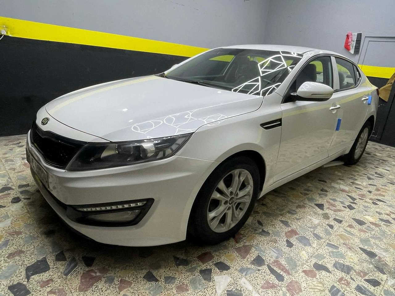 السلام عليكم
اوبتما موديل  2012 
الرقم. سليمانية رقم إنكليزي سنوية جديده بأسمنه تحويل مباشر 
السياره بيها رش جاملغ وبنيد فقط 
مكينه 2000 دوش
 وارد خليجي 
شفتات ستيرن تحكم ستيرن تبريد بالجگمجة لدات امامي 
5 ويل كب بصمتين وحده سبير
السعر ١١٧ بيها مجال قليل 
السياره كير محرك حداديه تبريد مكفولات وجدد جدا
مكان السياره كربلاء 

للاستفسار ***********
