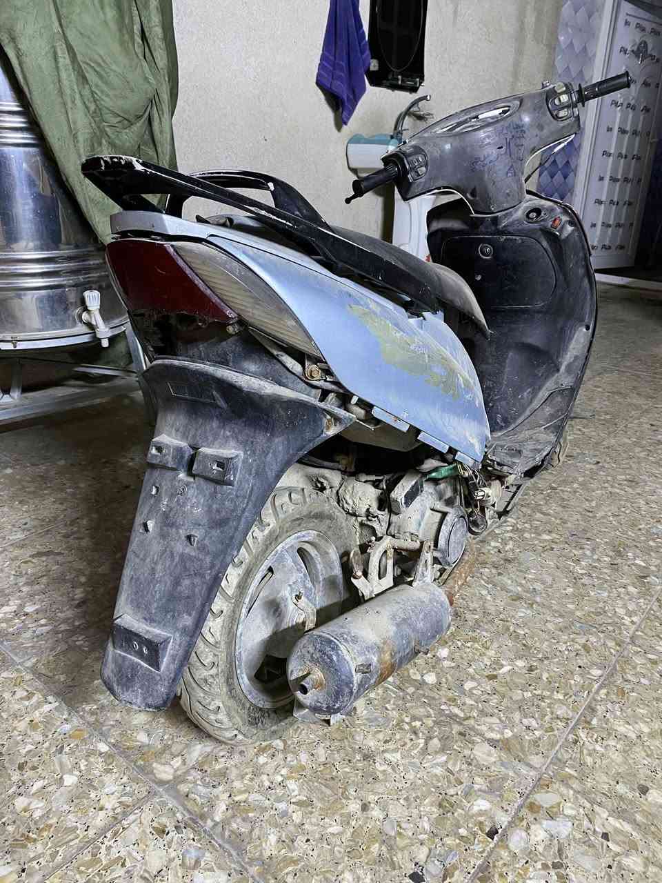 سلام عليكم دراجه لبيع سعر ١٥٠بيهه مجال بيع كوم حديد عنوان بلديات ***********
