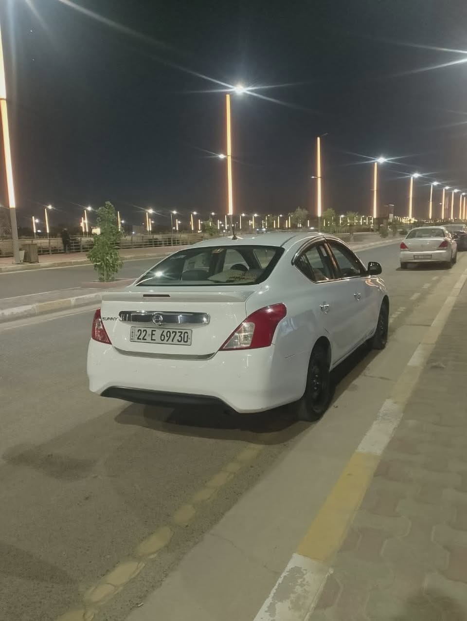 السلام عليكم للبيع
سني هندي 
موديل  2021
بيها نص جاملغ المامي صبغ
السعر 98
المكان السيارة الحبانيه الخالديه 
رقم الهاتف ***********
