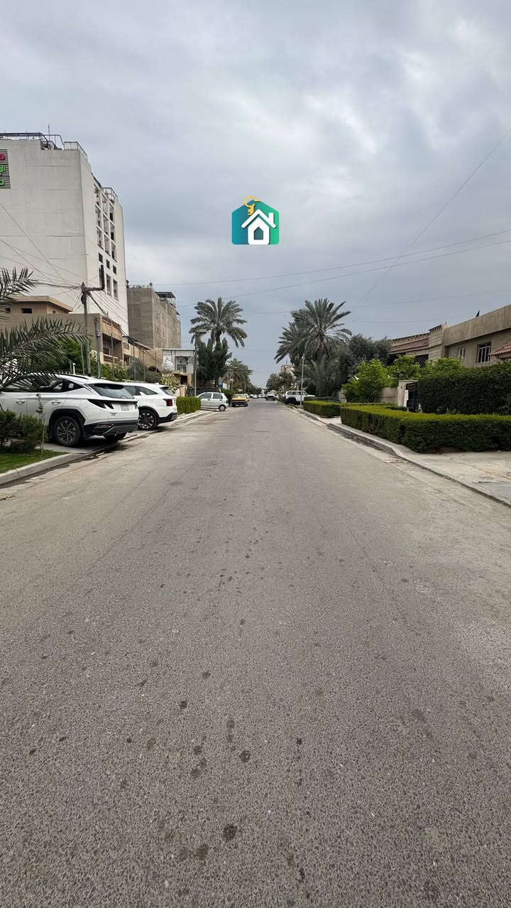 قطعه ارض للبيع 
مساحة 225 م واجهة 9 م نزال 25 م 
في شارع فلسطين محلة 506 موقع مميز جدأ

موقع . المكتب شارع فلسطين تقاطع الصخره قرب مختبرات النخبة اللاستفسار الاتصال ***********✨***********

نستقبل كافة العروض السكنية والتجارية 🏢🏠

#بيع #شراء #لاارضي #ايجار #تعقيب #معملات #مقاولات
