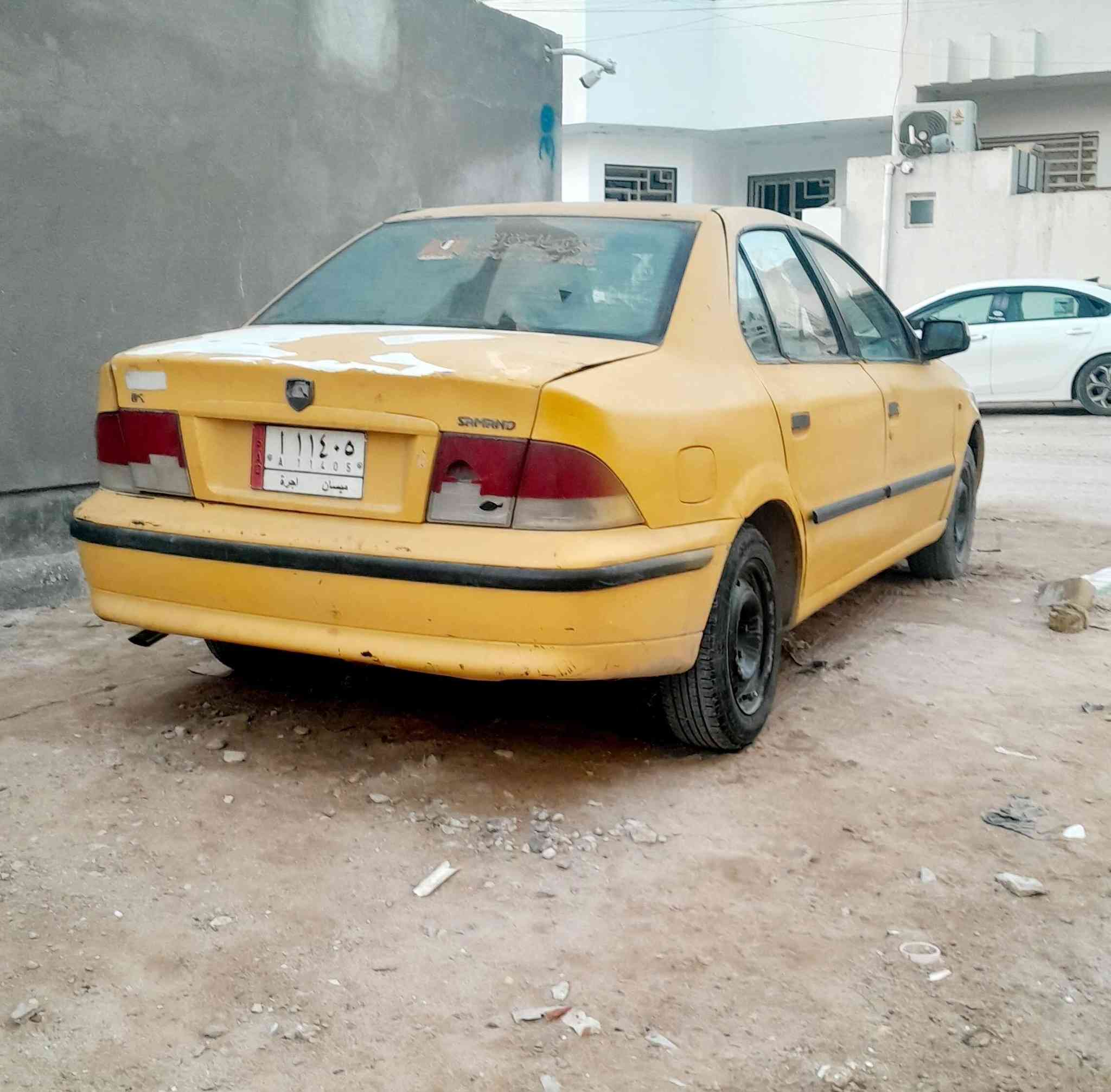 بسم الله الرحمٰن الرحيم 
السلام عليكمَ سمند للبيع موديـل 2010
السعر 16 وبيها مجال للاتصال ع الرقم  
(***********)
