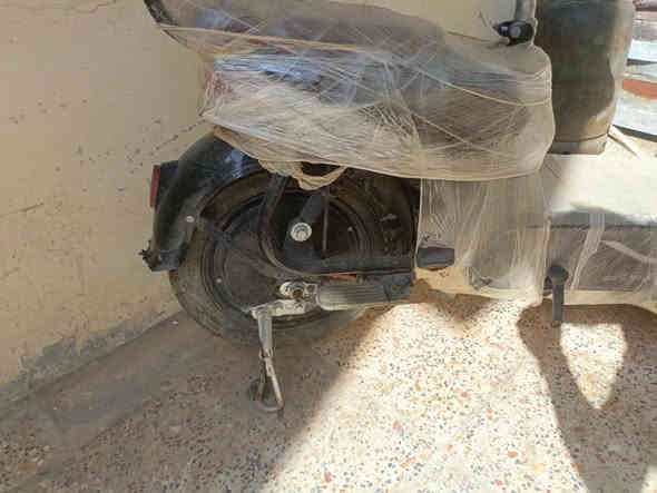 ‏‪***********‬‏ دراجه نضيفه حجم 16السعر رخيص يرادله بس بطاريات ويل جبتله بس ما شاده وارجع تركيه
