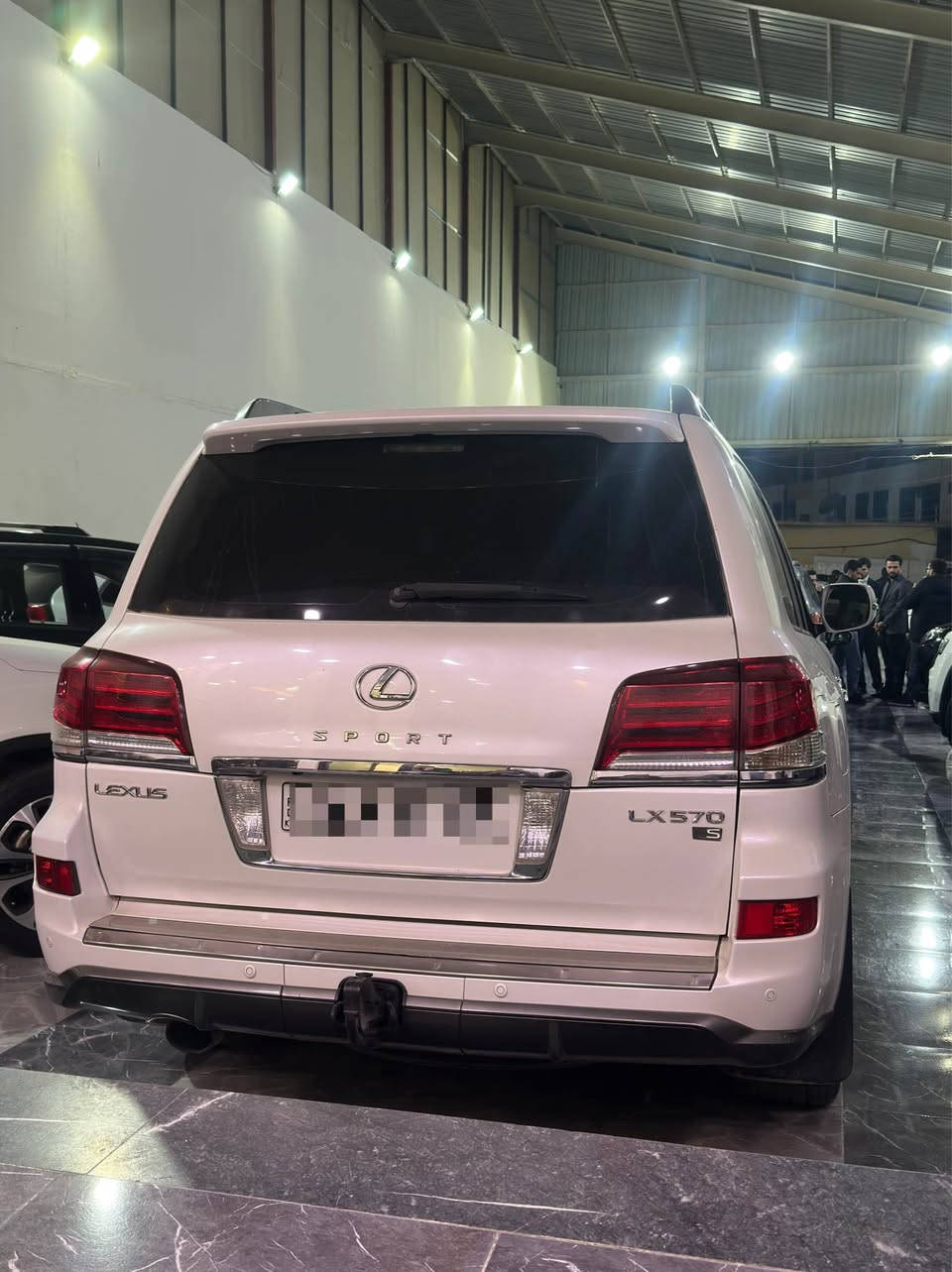 LEXUS 2015 LX 
فول مواسفات بدون صبغ 
ماشیة 245 الف کم
رقم و سنوی طغم تایر جدید
سیارە کلها بشرط 
سعر 433 و بیها مجال
*********** دهوك, العراق
