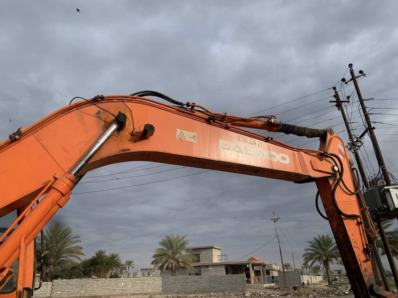 يالله 
السلام عليكم 
للبيع للبيع للبيع 
حفارة دايو 
موديل 2002
حجم 200
حفارة حلوة مكفولة كفالة عامة 
المكان بغداد الطارمية 
السعر 330 \33الف دولار $
بيها مجال للطيبين 
اتصال و الاستفسار اكثر ‭0750 571 2094‬
