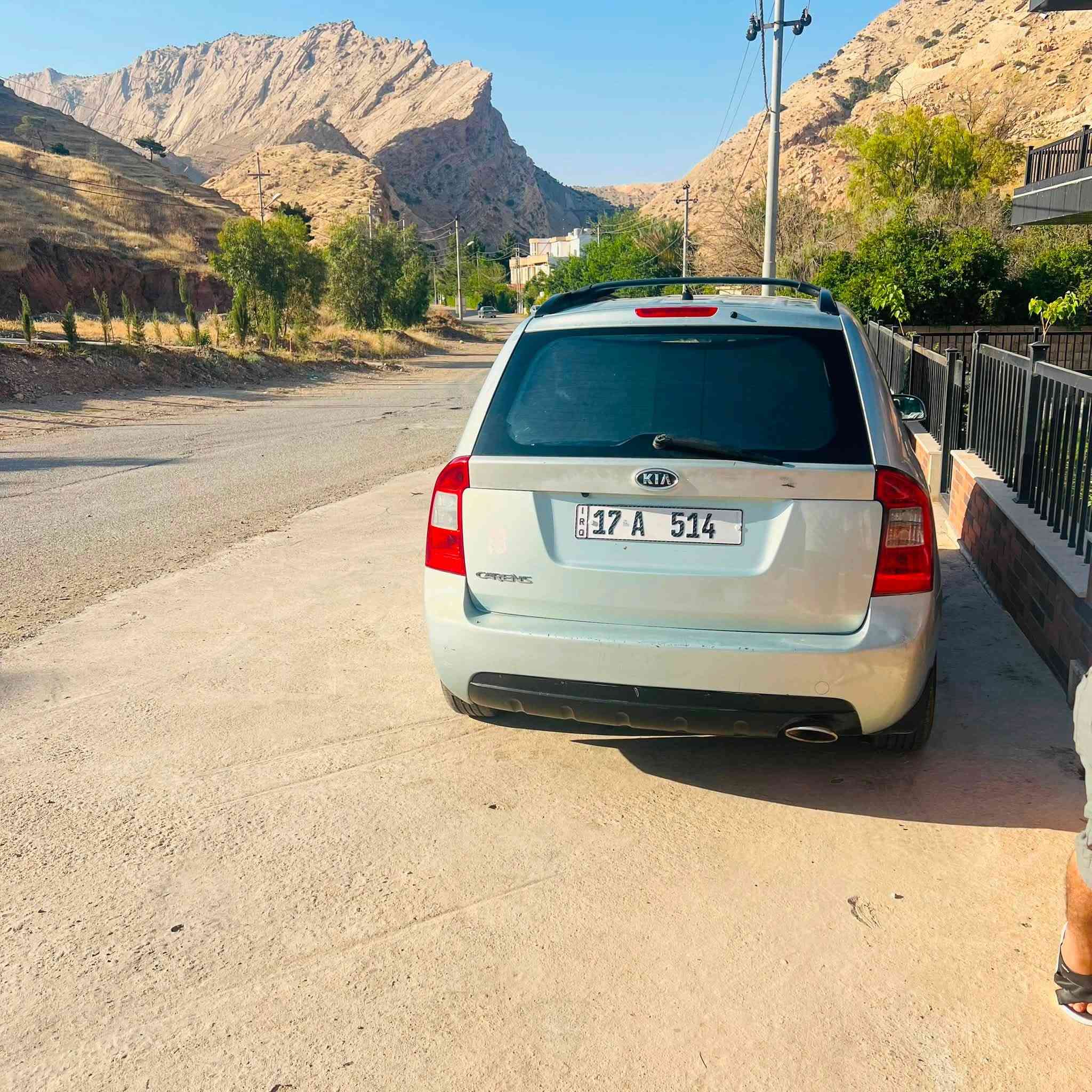سلام عليكم كيه كارنز البيع رقم مثنى بئسمي تحويل مباشر موديل 2007خليجي مكينه 2000دوش كير عادي ماشيه 37الف حقيقي سياره حلو مامتعوبه بس بيه ملاحضات بسيطه سياره بيه  جارده بصيط سعر 85بيه مجال مكاني كربلاء ***********
