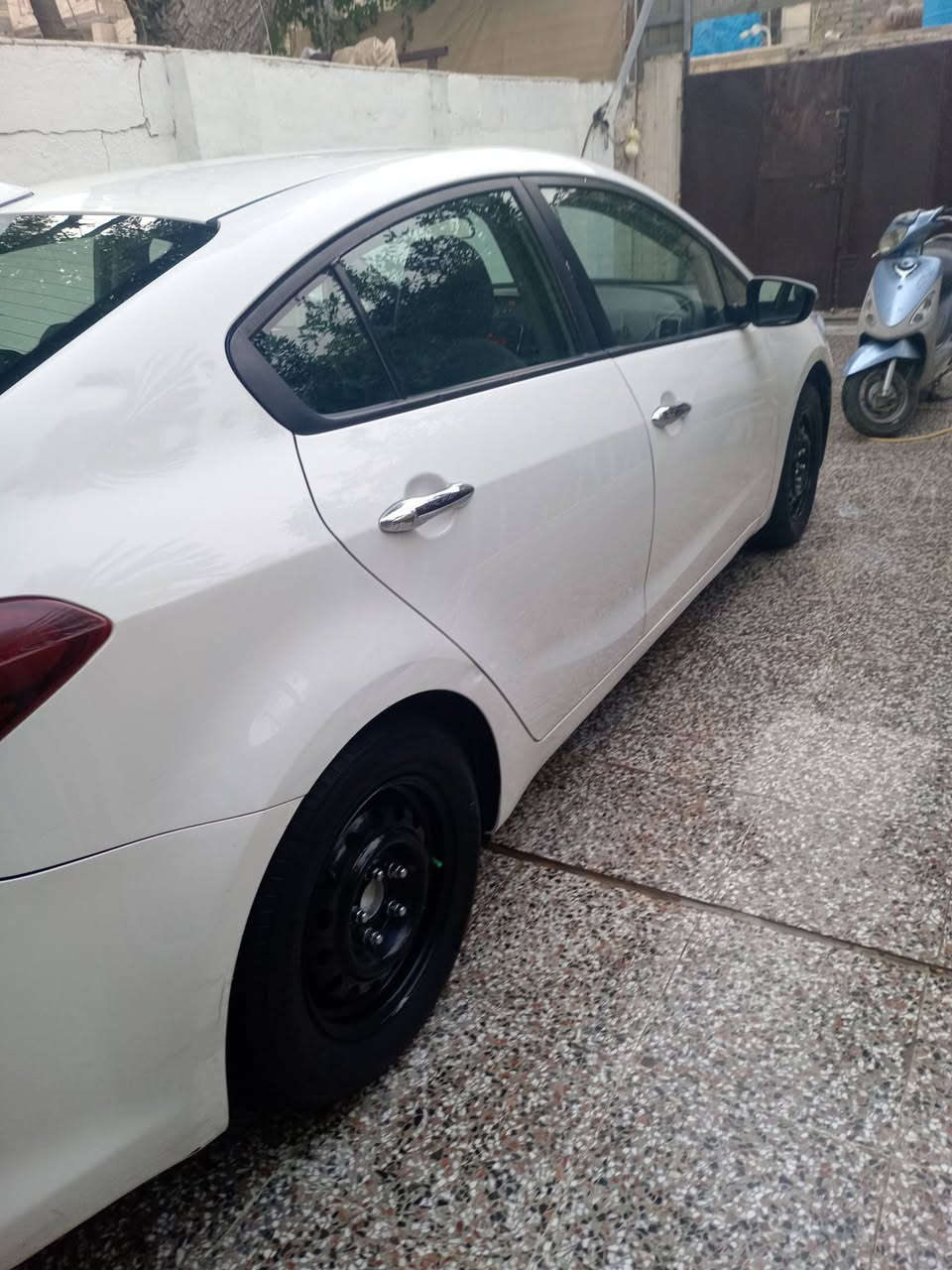 فورتي 2017 محرك 2000  دوش كير ايتي ماشيه.87تخم تاير باتري جديد حادث أمريكا فقط مرفق بصور بيه راجرر
مكان الحبيبيه سعر 120وبيه مجال ***********
