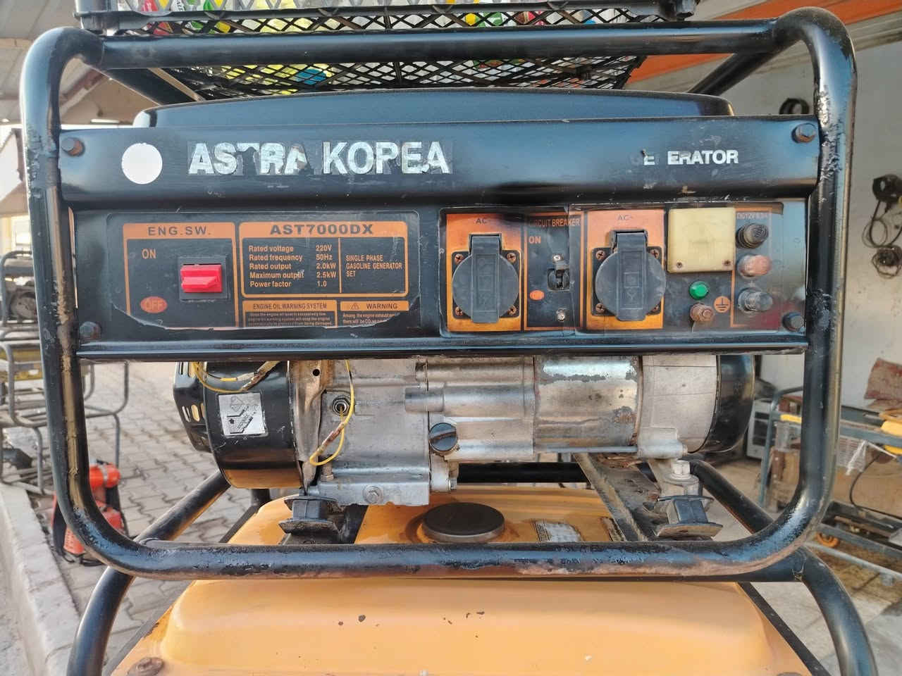 سلام عليكم مولد استره الباب الاول شغال وعلفحص مامفتوح ملف نحاس بلادي حجم ١١ اكبر حجم شغال وعلفحص شراي *********** #للجميع
