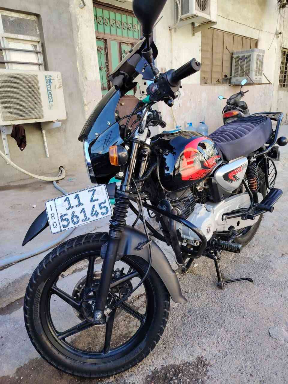 السلام عليكم بوكسر مديل 23 نازله بل 24 ماشيه 13 الف دراجه ماناقصها شي بسمي تحويل ثاني يوم السعر مليونين  او سبعميه او خمسين السعر 27500مكاني بغداد الكاضميه ***********
