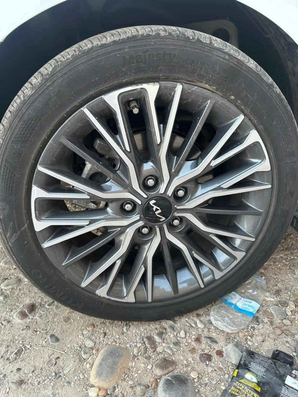 تخم ويل كب نظيف GT line
بدون تايرات وحساسات
بدون مراوس 410 الف
***********
