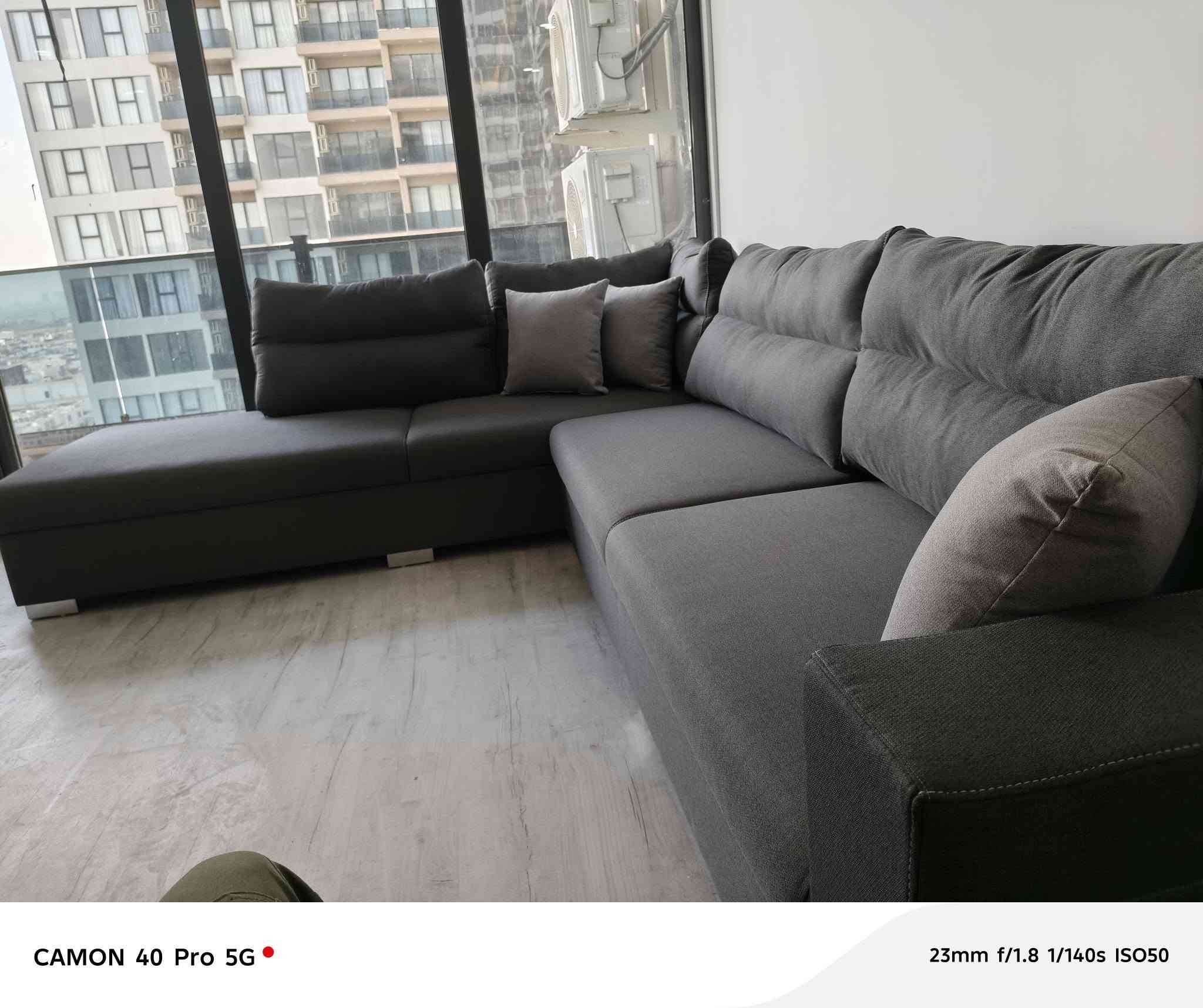 السلام عليكم
شقه في مجمع رسن تاور على شارع ال ١٥٠
قريب الكراند
مساحه ١١٠ غرفتين وصاله استلام جديد موثث طابق ٩
الشقه ابيعها كاش وتحويل مباشر اني صاحبها 
الاستفسار
***********
