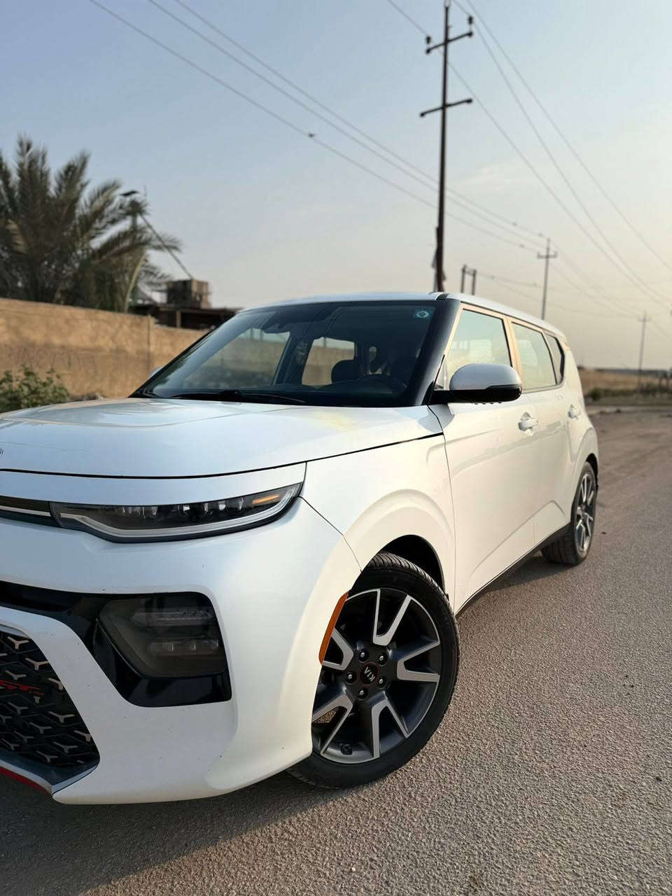 السلام عليكم
كيا سول  ex فول مواصفات للبيع موديل 2021
وارد امريكي حادثها قطعتين جاملغ وبنيد وبيها الجاملغ الخلفي مصبوغ ماشيه 114,000 km مكاني حله 
***********
