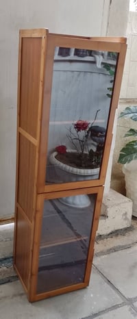 فاترينه خشب البلوط جديده ممستعمله السعر 45 المراسله على هاذ الرقم  077...